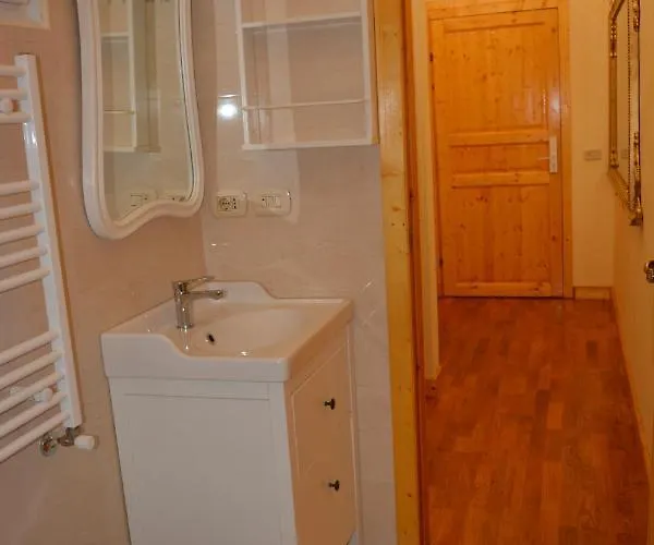 Lucia Apartment *